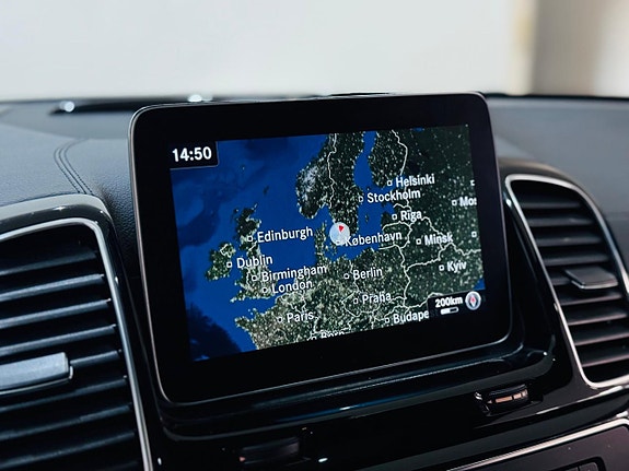 Mercedes-Benz GLE350 d 13 of 26