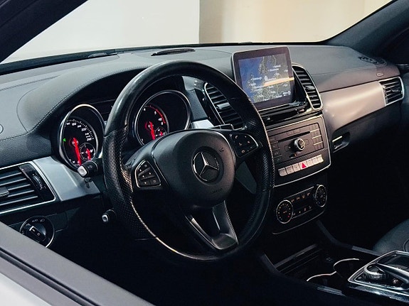 Mercedes-Benz GLE350 d 9 of 26