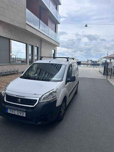 Peugeot Partner 2 of 7