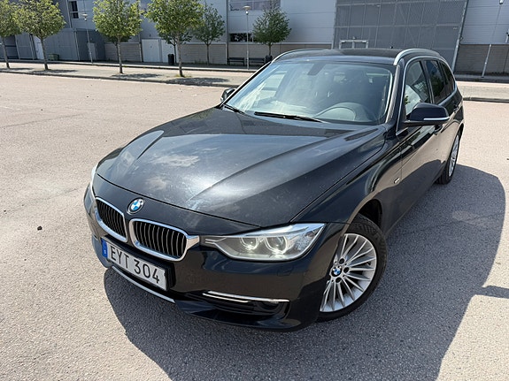BMW 318d 2 of 5