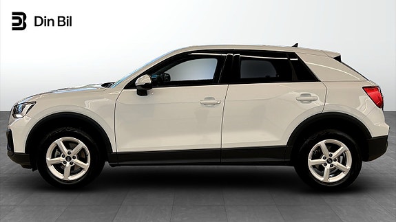 Audi Q2 2 of 5