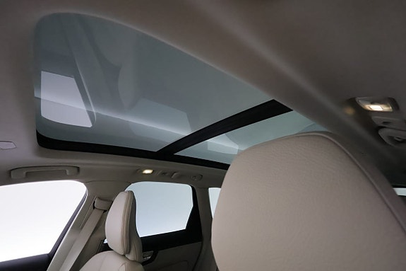 Volvo XC60 14 of 25