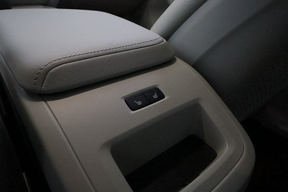 Volvo XC60 16 of 25