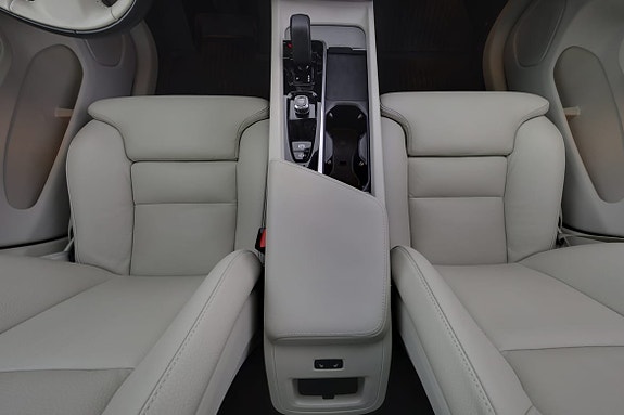 Volvo XC60 9 of 25