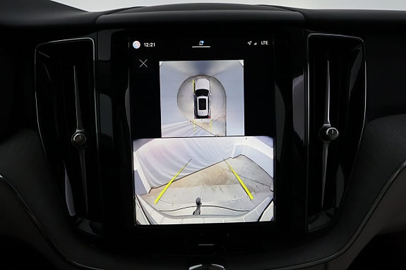 Volvo XC60 11 of 25