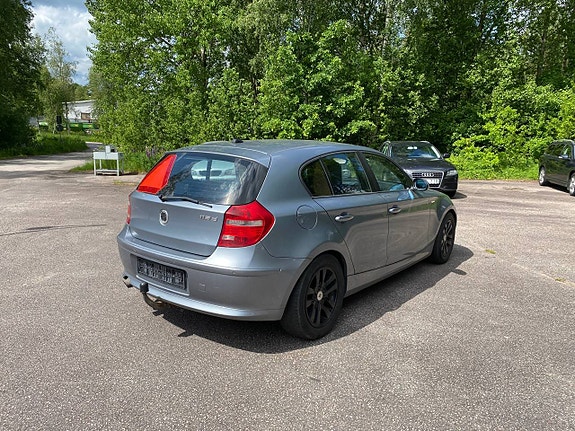 BMW 118d 3 of 4