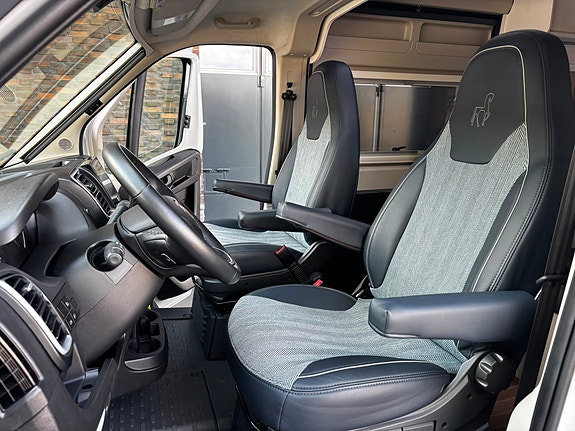 Etrusco 600 DB (Fiat Ducato), nyskick, automat, backkamera/nav, markis, dragkrok 12 of 15