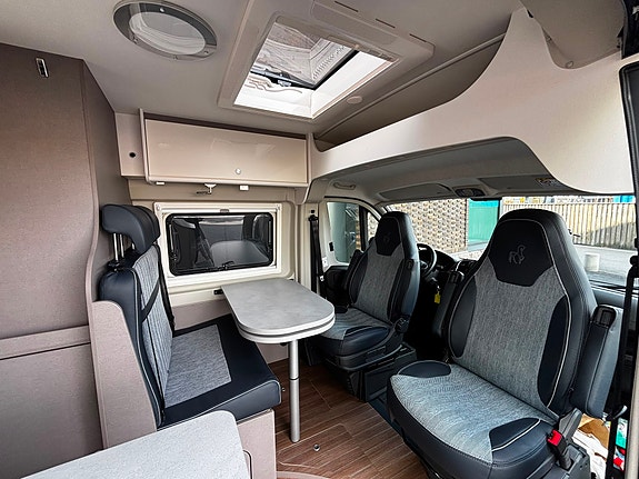 Etrusco 600 DB (Fiat Ducato), nyskick, automat, backkamera/nav, markis, dragkrok 9 of 15