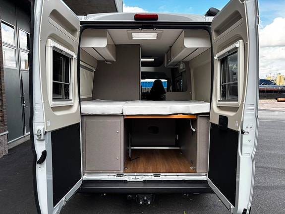 Etrusco 600 DB (Fiat Ducato), nyskick, automat, backkamera/nav, markis, dragkrok 7 of 15