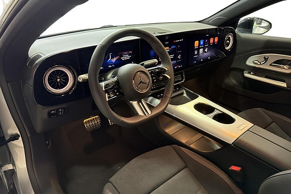 Mercedes-Benz CLA250 7 of 12