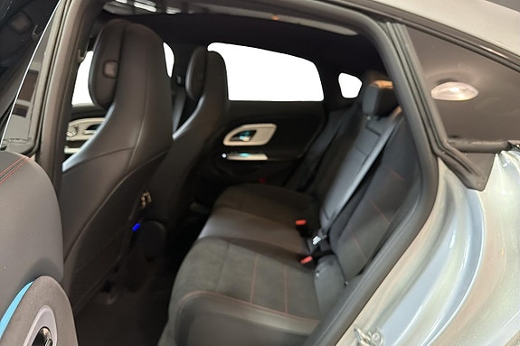 Mercedes-Benz CLA250 10 of 12