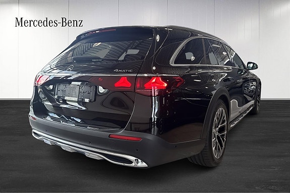 Mercedes-Benz E-Klass 4 of 5