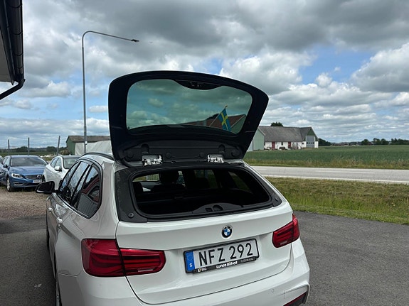BMW 320d 26 of 28