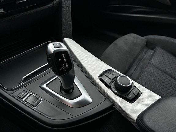 BMW 320d 15 of 28