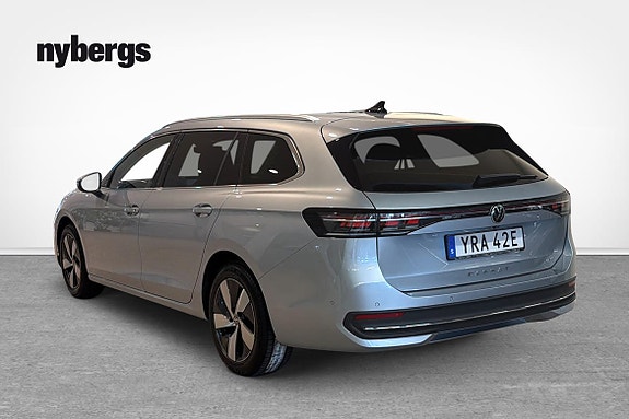Volkswagen Passat 3 of 5