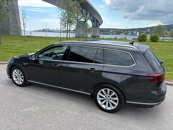 Volkswagen Passat 3 of 5