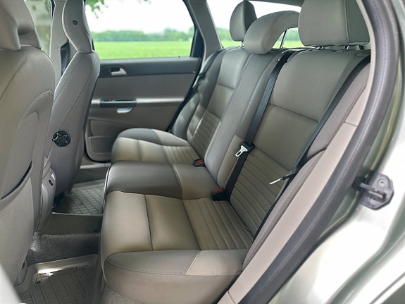 Volvo V50 13 of 16