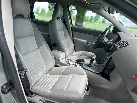 Volvo V50 11 of 16