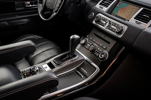 Land Rover Range Rover Sport 25 of 27