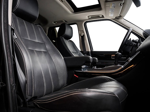 Land Rover Range Rover Sport 21 of 27