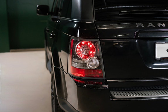 Land Rover Range Rover Sport 9 of 27