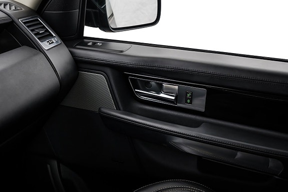 Land Rover Range Rover Sport 17 of 27