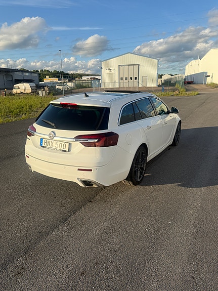Opel Insignia 3 of 5