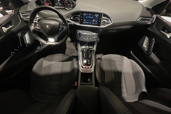 Peugeot 308 11 of 17