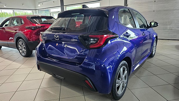 Mazda 2 5 of 9