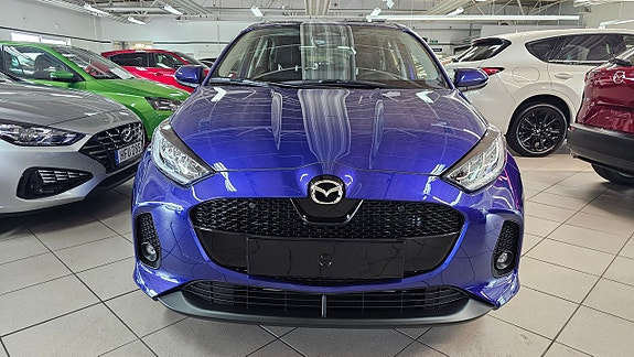Mazda 2 4 of 9