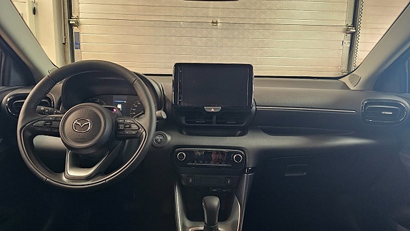 Mazda 2 8 of 9