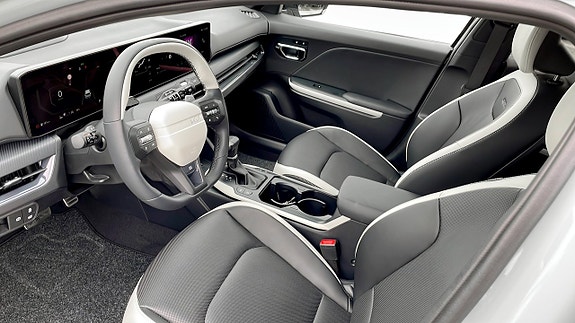 Kia K4 8 of 12