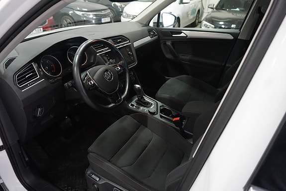 Volkswagen Tiguan 13 of 30