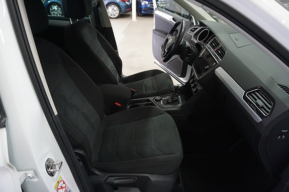 Volkswagen Tiguan 23 of 30