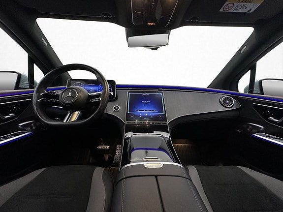 Mercedes-Benz EQE500 SUV 14 of 30