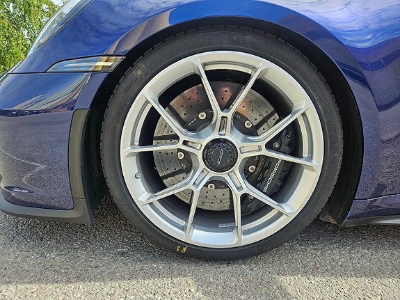 Porsche 911 GT3 6 of 11