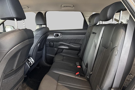 Kia Sorento 11 of 21