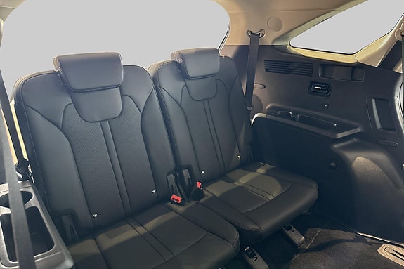 Kia Sorento 12 of 21