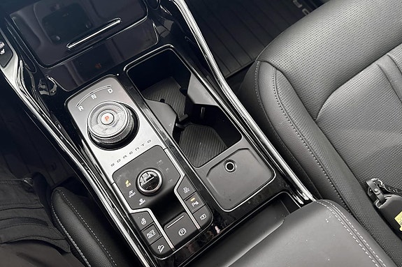 Kia Sorento 14 of 21