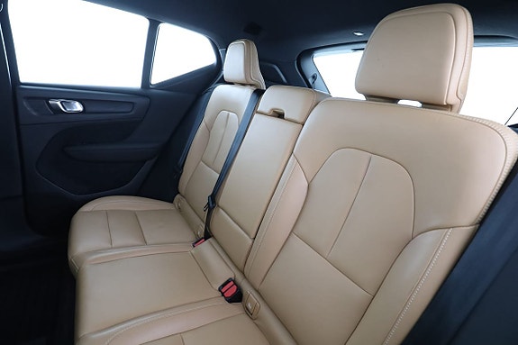 Volvo XC40 15 of 30