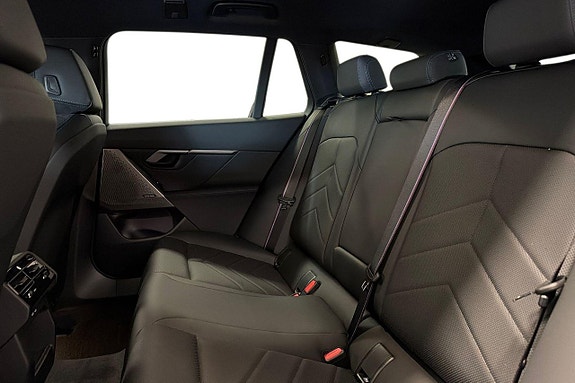 BMW i5 11 of 18