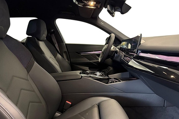 BMW i5 6 of 18