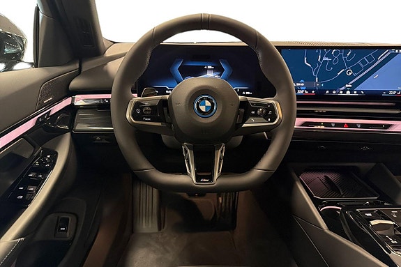 BMW i5 9 of 18