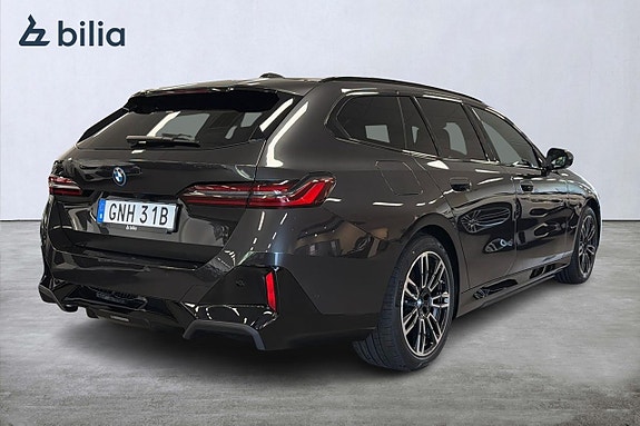 BMW i5 17 of 18