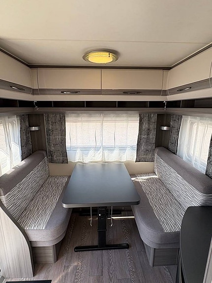 HOBBY 460 DL ONTOUR. Enkelsängar/G-värme/Markis. 2019 7 of 11
