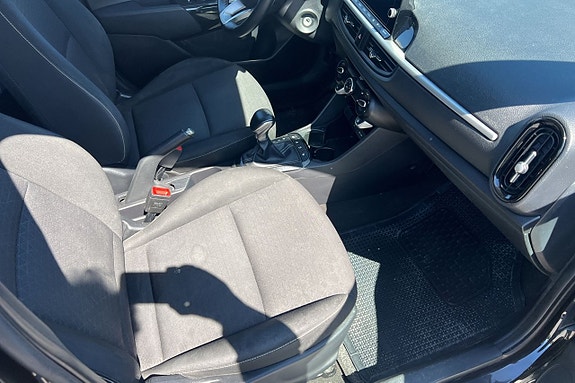 Kia Picanto 10 of 21