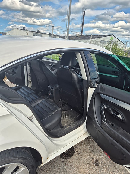 Volkswagen Passat CC 5 of 5