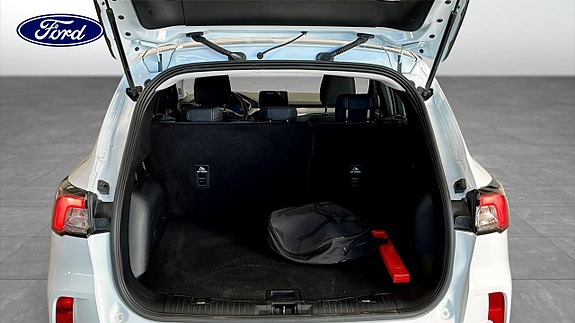 Ford Kuga 10 of 12