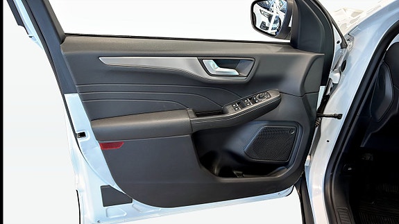 Ford Kuga 11 of 12