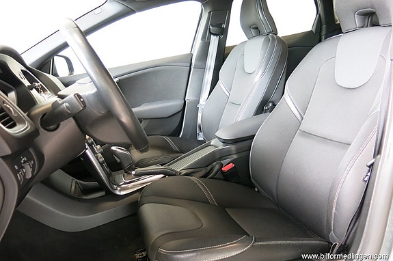 Volvo V40 10 of 12